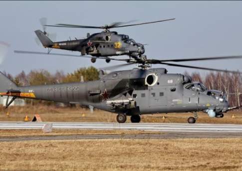 Четыре транспортных вертолета Ми-35М российского производства прибыли на авиабазу Казахстана